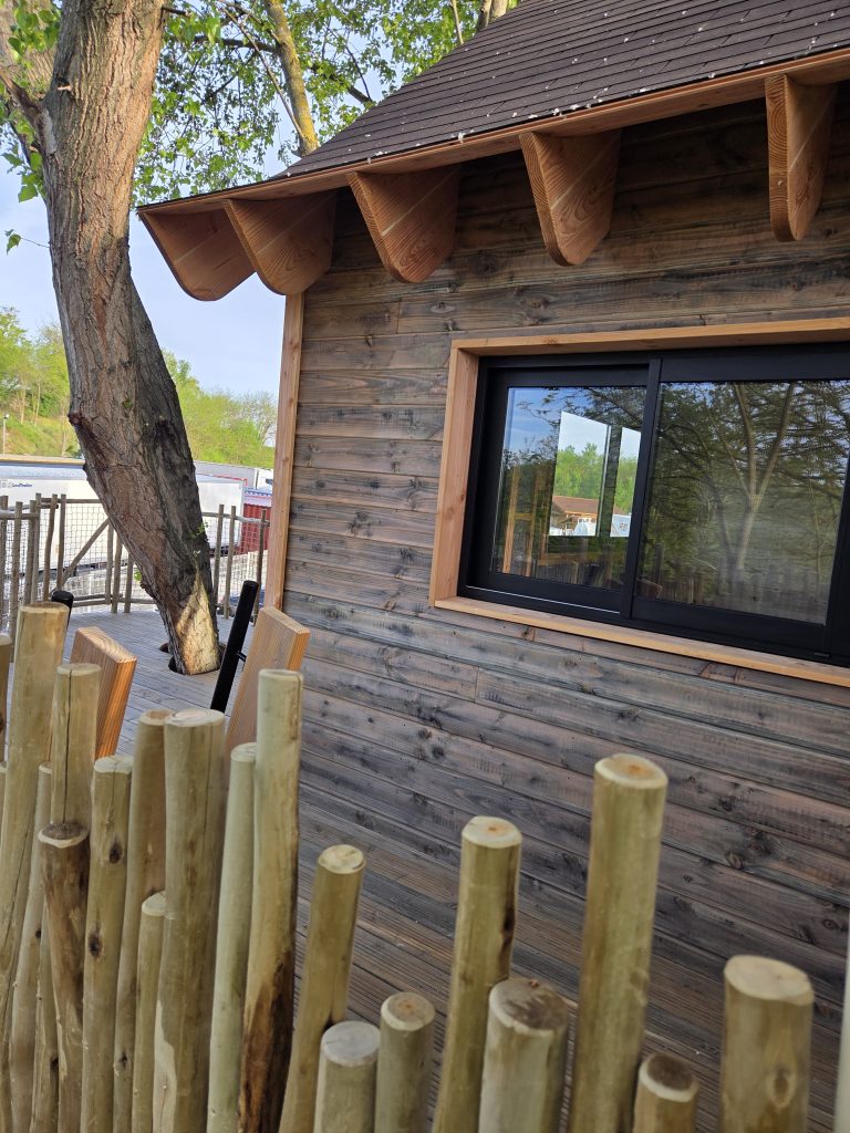 L'extérieur de la cabane perchée du César Palace