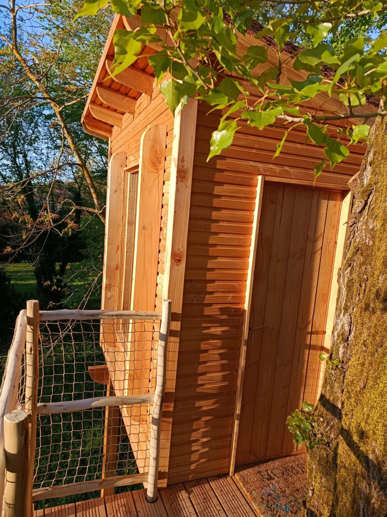 Une cabane dans les arbres en Haute-Savoie