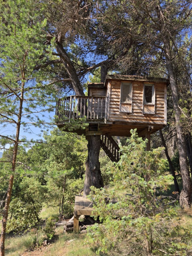 Une Cabane à Caseneuve