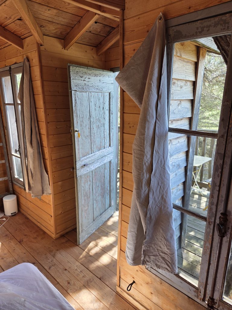 Une Cabane à Caseneuve