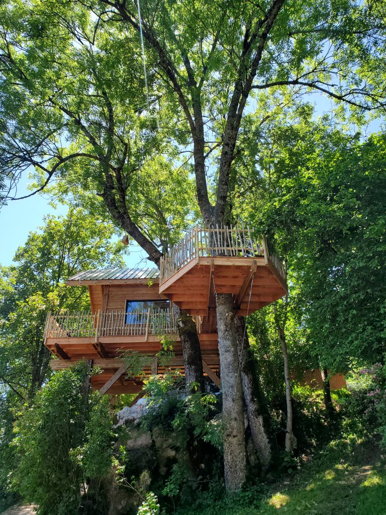 Une cabane sur le Plateau-des-Petites-Roches