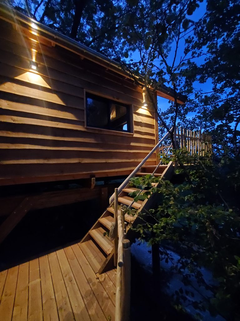 Une cabane sur le Plateau-des-Petites-Roches