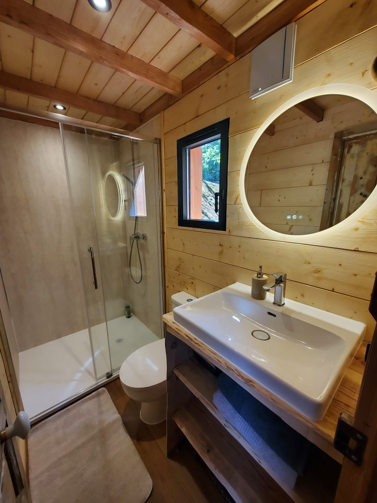 Une cabane sur le Plateau-des-Petites-Roches