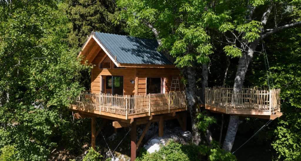 Une cabane sur le Plateau-des-Petites-Roches