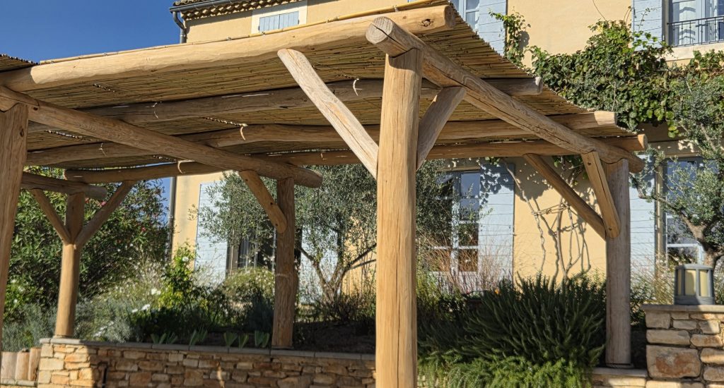 Une Pergola à Bagnols sur Cèse