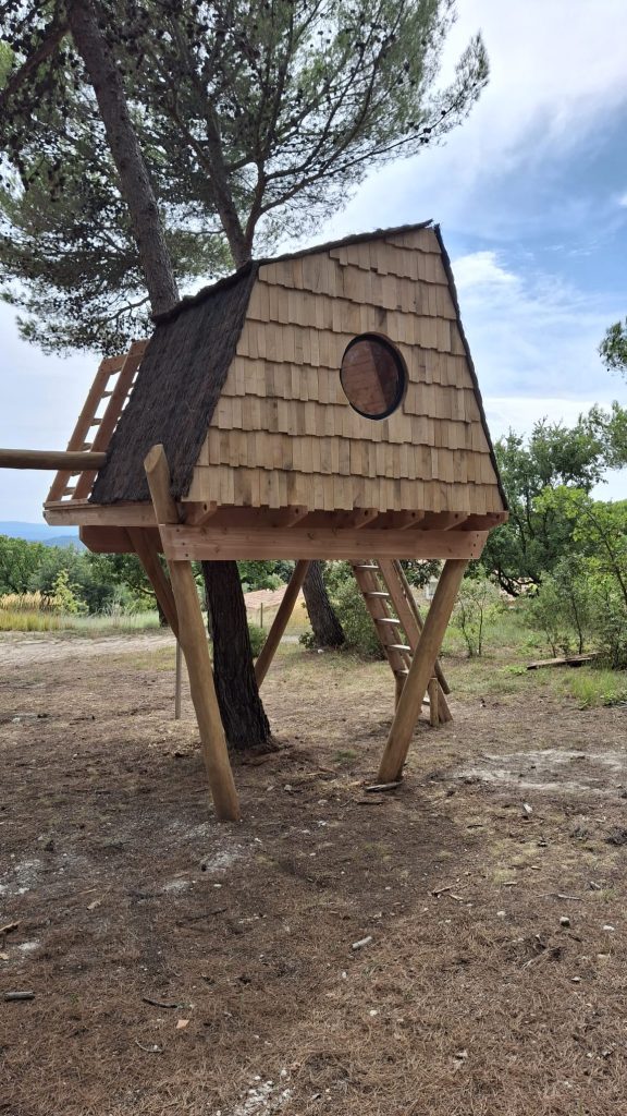 Une cabane à Couteron