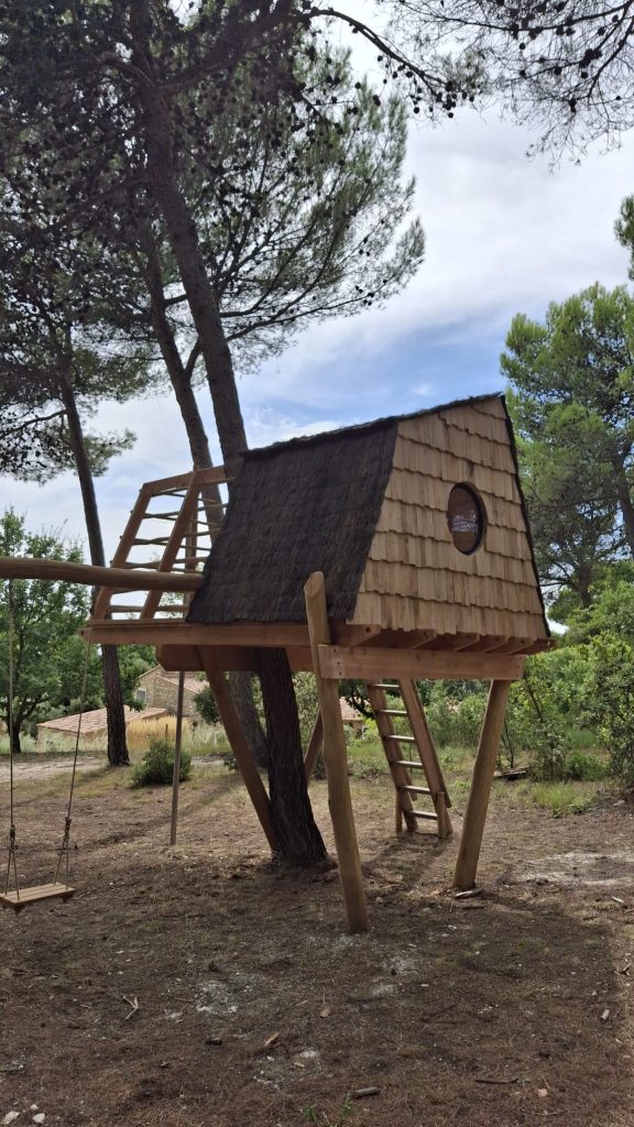 Une cabane à Couteron