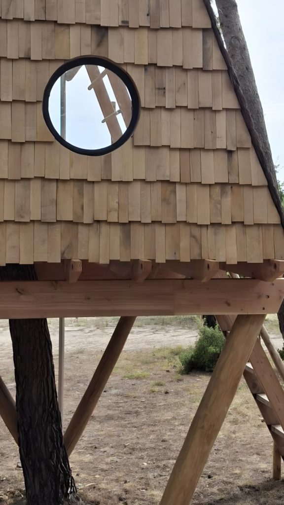 Une cabane à Couteron